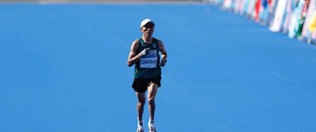 El atleta boliviano estuvo liderando los primeros lugares durante el tramo inicial de la carrera en París.