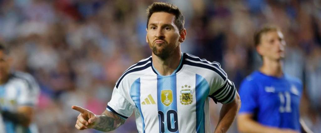 Lionel Messi celebra su gol en el amistoso ante Islandia. 