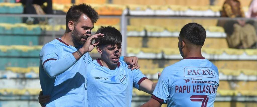 El encuentro entre el equipo paceño y conjunto orureño se realizó en el estadio Hernando Siles.