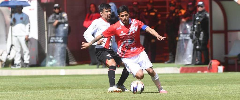Incidencia del partido entre Always Ready y Nacional Potosí, ambos equipos jugarán los cuartos de final.