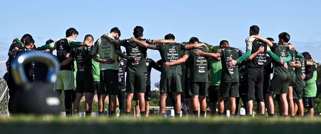 La selección boliviana entrena en Santa Cruz.