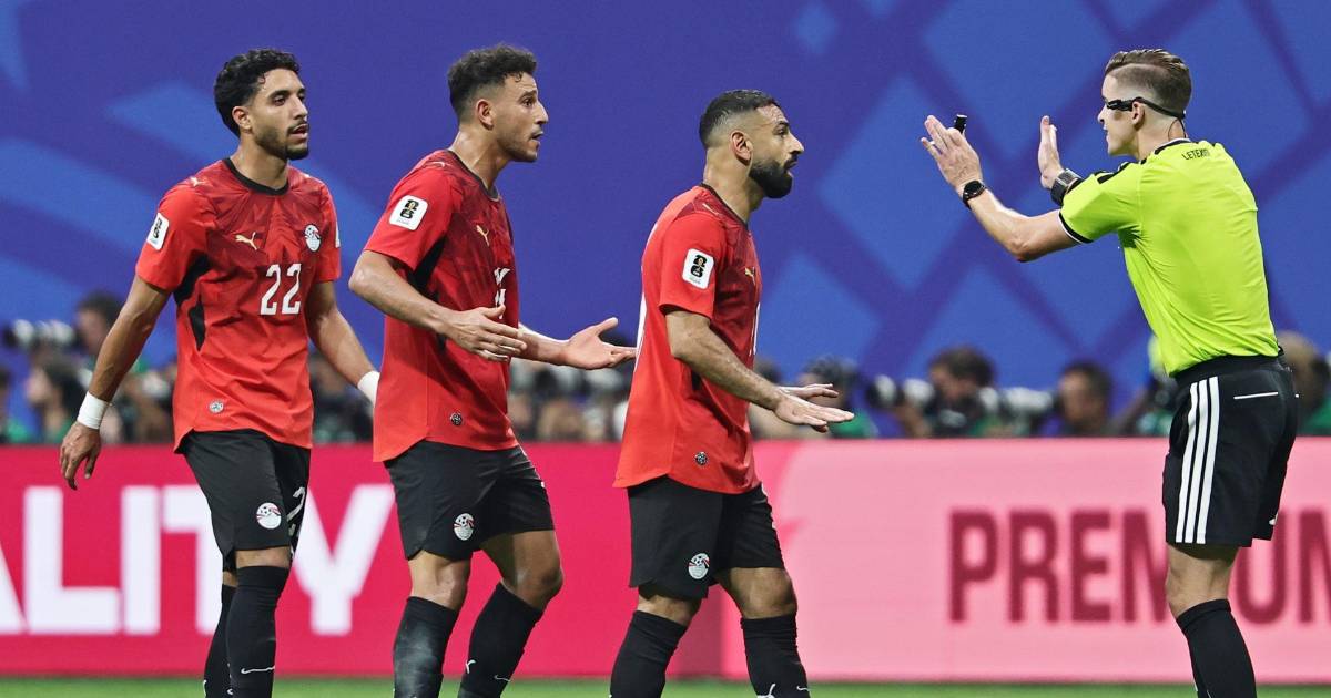 Debió anularse? Gol de Argentina desata polémica por supuesta falta a Salah