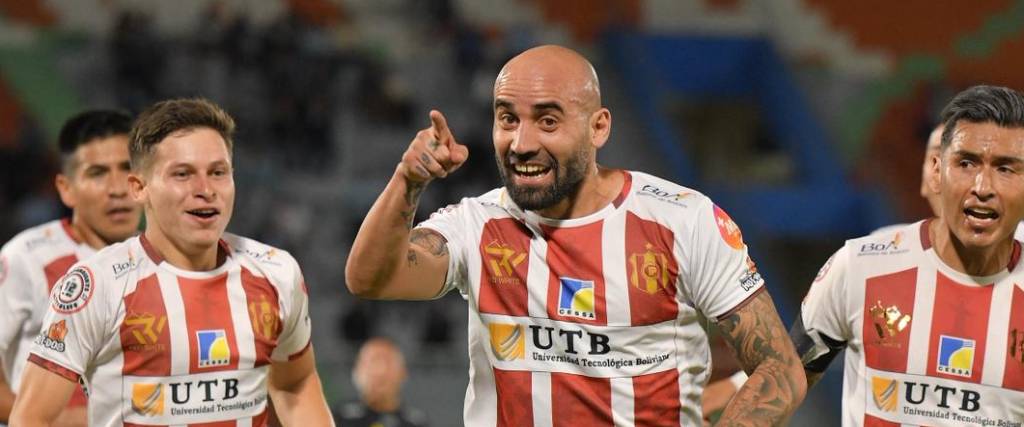 Independiente dio la vuelta el partido y venció en Cochabamba.