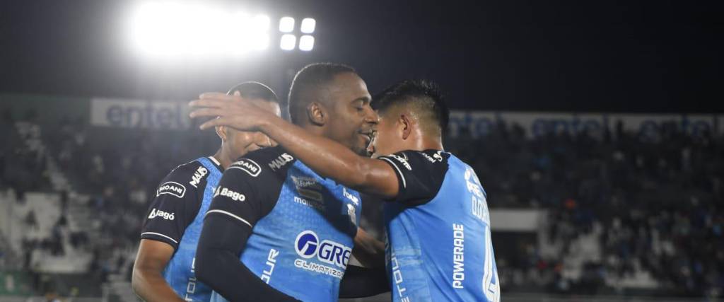 Incidencias del partido entre Blooming vs ABB, jugado en el estadio Ramón Aguilera Costas.