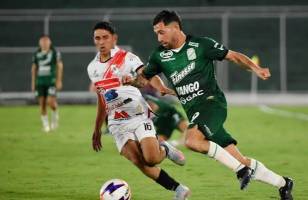 Alivio en Oriente: Nahuel Roldán entrenó con normalidad y estará ante Real Oruro