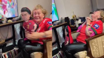¡La mayor fans!: La emotiva celebración de una abuelita tras el gol de Cristiano Ronaldo