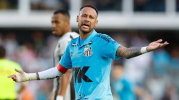 Video: Así fue el festejo de Neymar que por poco termina en pelea campal