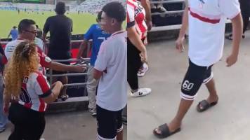 Joven ahorra de su merienda para ir al estadio y mujer le recrimina por llevar chinelas