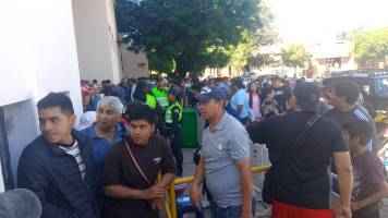Venta de entradas en Tarija se abre con extensas filas y mucha emoción