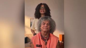 El Pibe Valderrama sorprendió con radical cambio de look, se despidió de su icónica melena
