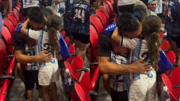 Emotivo festejo de Lautaro Martínez con su familia tras ser el protagonista del gol de la victoria 
