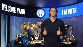 Inter de Milán hace oficial el fichaje del portero suizo Yann Sommer 