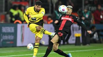 Bayer Leverkusen sigue como líder invicto tras empatar contra Dortmund