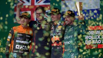 Max Verstappen se queda con el primer lugar en el Gran Premio de Brasil