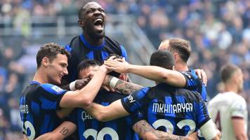 El Inter de Milán festeja la obtención de su título con una nueva victoria en Italia