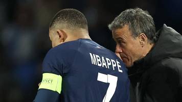 Feliz por su doblete, Mbappé no tiene “ningún problema” con Luis Enrique