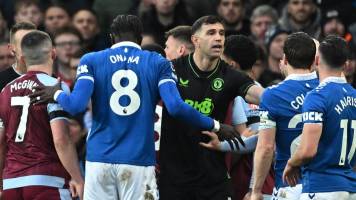 El Aston Villa sobrevive ante el Everton gracias a las tapadas del ‘Dibu’ Martínez