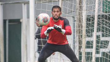 Oriente Petrolero busca arquero, Quiñonez regresó al fútbol paraguayo