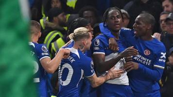 Chelsea gana el derbi al Tottenham y se acerca a puestos europeos en Premier