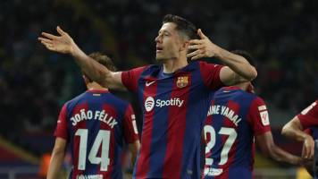 Barcelona recupera el segundo lugar tras vencer al Valencia con ‘hat-trick’ de Lewandowski