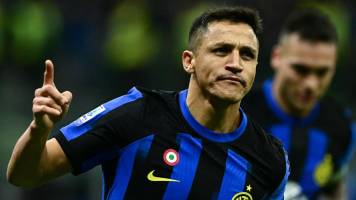 El Inter de Milán vence al Génova y vuela hacia el Scudetto en Italia