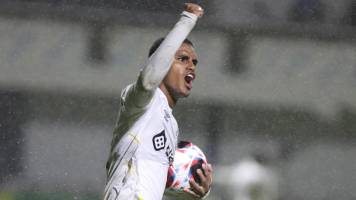 Enzo Monteiro anotó un doblete para el triunfo del Santos en la Copinha sub-20