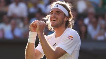 Tsitsipas vence en cinco sets a Murray en la segunda ronda de Wimbledon