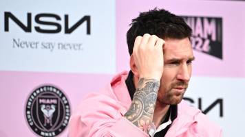 Messi dice sentirse mejor pero no sabe si podrá jugar el amistoso en Japón