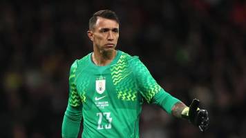 Bielsa presenta nómina de Uruguay para el Mundial con la presencia de Muslera