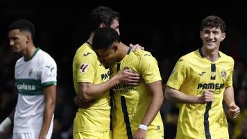 Villarreal derrota a Elche para mantener la pelea por el podio con el Atlético