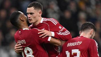Liverpool rompe su mala racha con goleada balsámica al Eintracht Frankfurt
