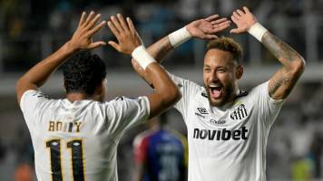 Neymar lidera el triunfo del Santos para salir del descenso en su vista a Vasco da Gama