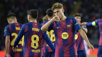 Barcelona aplasta a Olympiacos con goleada y un hat-trick de Fermín López