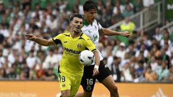 Villarreal remonta y salva un empate ante el ascendido Racing de Santander