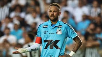 Neymar sufre nueva lesión y es duda en Brasil para jugar ante Bolivia en El Alto