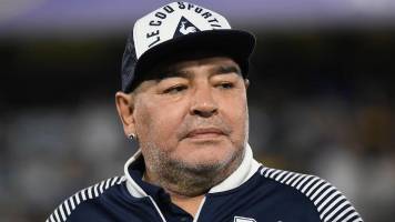 Suspenden juicio de muerte de Diego Maradona por cuestionamientos a una jueza