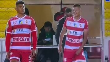 Video: Padre se emociona hasta las lágrimas por el debut de su hijo como jugador profesional