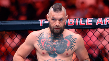 McGregor regresó a la UFC y terminó con una rodilla lesionada