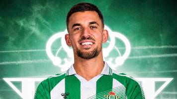 Dani Ceballos regresa al Betis como agente libre y firma por tres temporadas