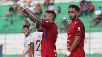 Guabirá vence a FC Universitario con goles de los brasileños Rafinha y Veloso