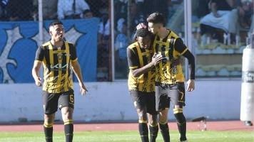 El Tigre se queda con el clásico paceño tras vencer con remontada a Bolívar