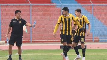 El Tigre vence a Real Oruro con una remontada para mantener su invicto