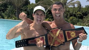 Edu Aguirre celebró su victoria en la Velada del Año con Cristiano Ronaldo