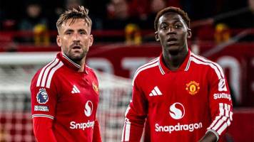 Carrick confirma las bajas de Mainoo y Shaw en el United ante Atlético Madrid