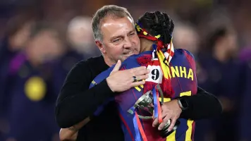 Barcelona logra un acuerdo para renovar el contrato de Hansi Flick hasta 2028