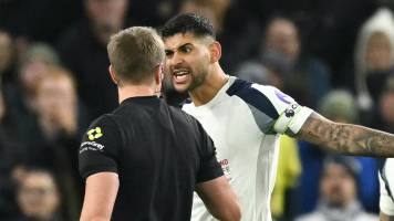 ‘Cuti’ Romero es acusado por actitud agresiva tras ser expulsado en la Premier