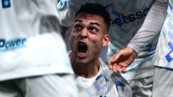 Inter de Milán no falla en visita a Genoa y pasará Navidad como líder en Italia