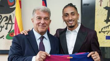 Barcelona renueva con el brasileño Raphinha por tres temporadas más