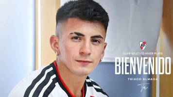 River Plate hace oficial el fichaje de Thiago Almada con contrato hasta 2030