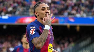 Barcelona vence por goleada a Sevilla con hat-trick del brasileño Raphinha